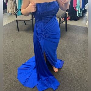 Portia & Scarlett Elegant Blue Strapless Prom Dress